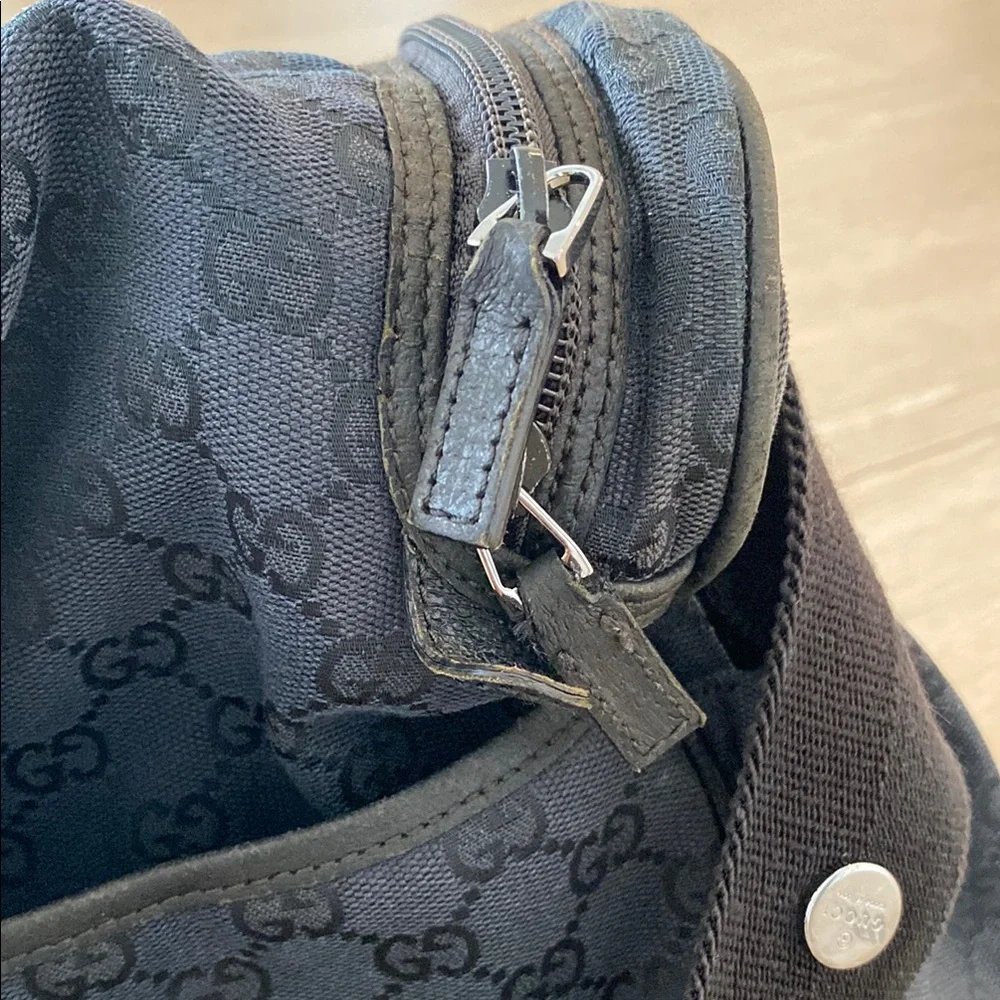 Gucci this black